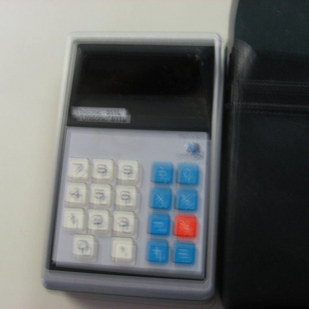 VINTAGE CALCULATOR   BATTERY OPERATED